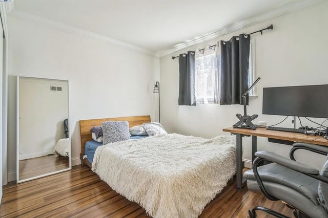 1135 Linden St, Oakland, CA 94607