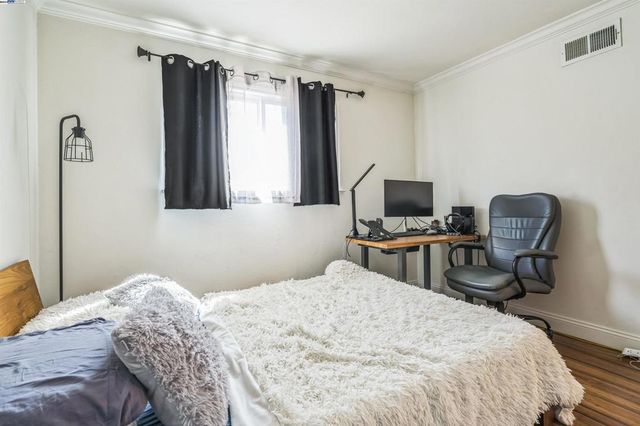 1135 Linden St, Oakland, CA 94607