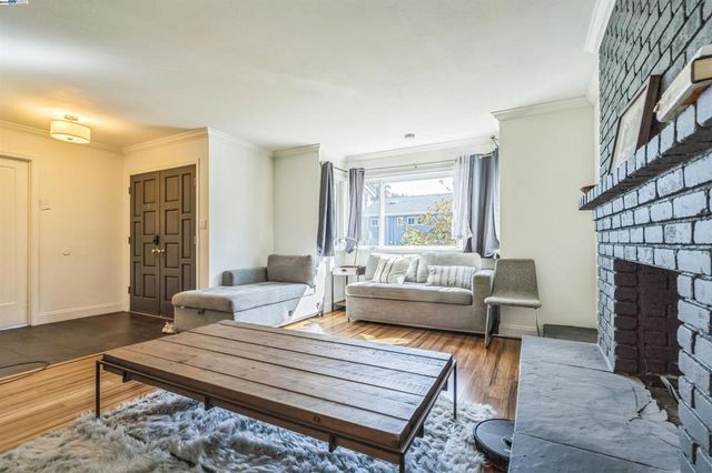 1135 Linden St, Oakland, CA 94607