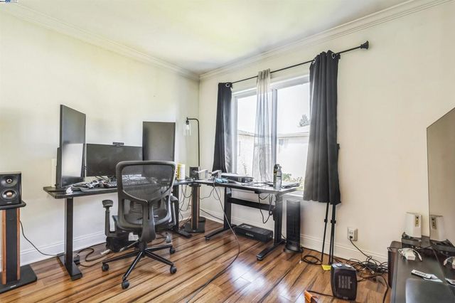 1135 Linden St, Oakland, CA 94607