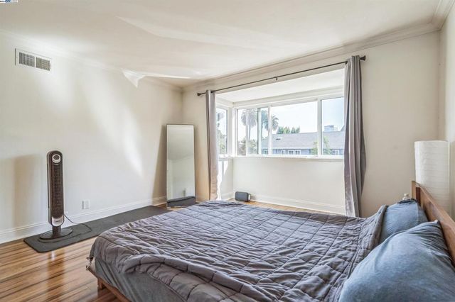 1135 Linden St, Oakland, CA 94607