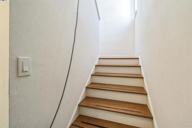 1135 Linden St, Oakland, CA 94607