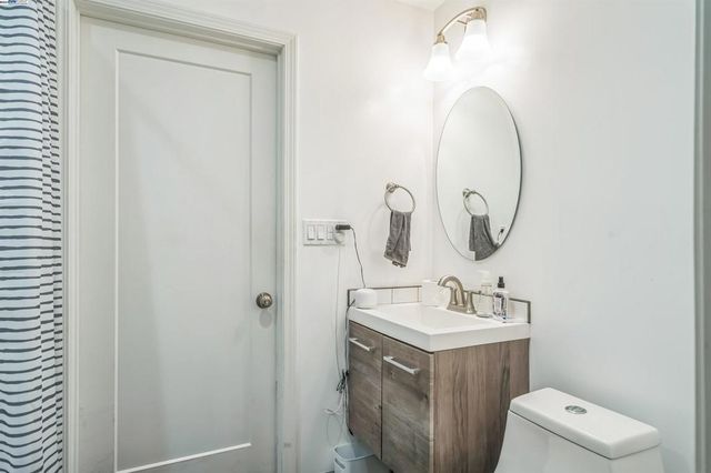 1135 Linden St, Oakland, CA 94607