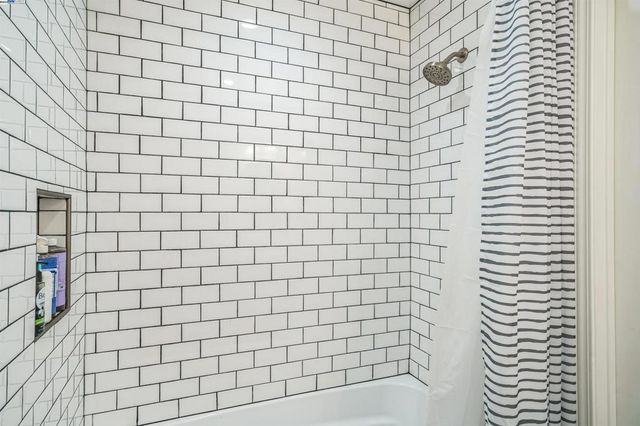 1135 Linden St, Oakland, CA 94607