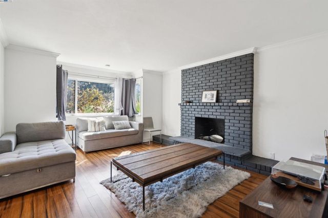 1135 Linden St, Oakland, CA 94607