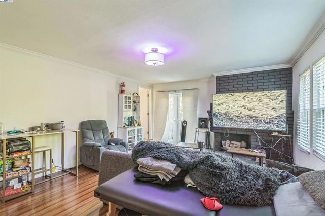 1135 Linden St, Oakland, CA 94607