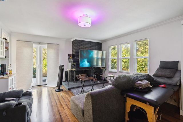 1135 Linden St, Oakland, CA 94607