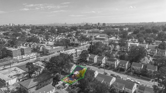 319 Schley St, Newark City, NJ 07112
