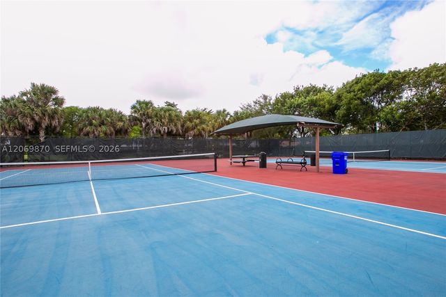 3970 Oaks Clubhouse Dr 306, Pompano Beach, FL 33069