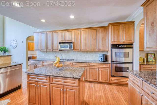 49335 Dominion Court, Canton Charter Township, MI 48187