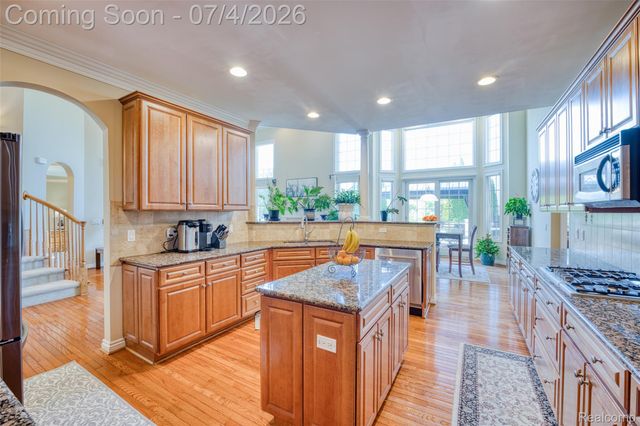 49335 Dominion Court, Canton Charter Township, MI 48187