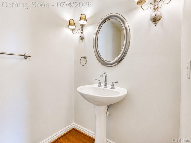 49335 Dominion Court, Canton Charter Township, MI 48187