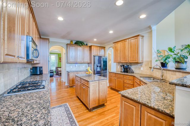 49335 Dominion Court, Canton Charter Township, MI 48187