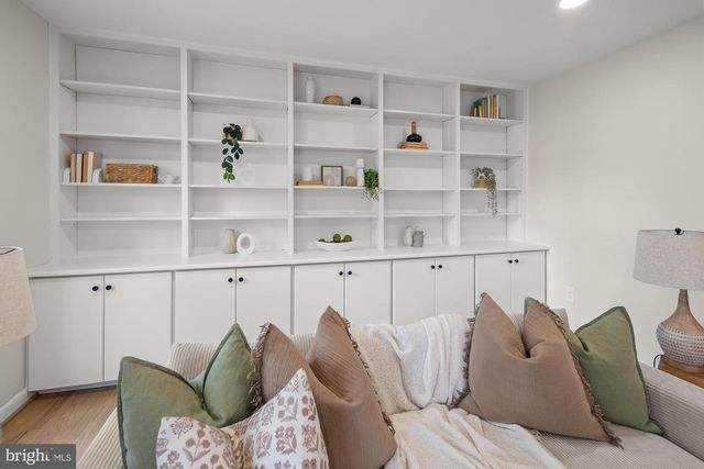 1652 WAINWRIGHT DR, Reston, VA 20190