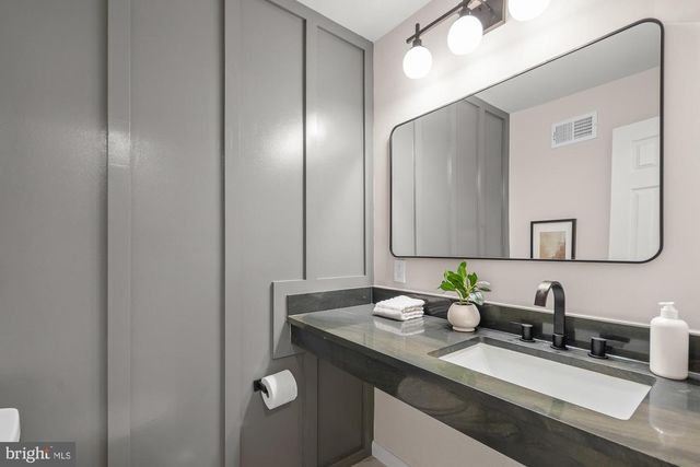 1652 WAINWRIGHT DR, Reston, VA 20190