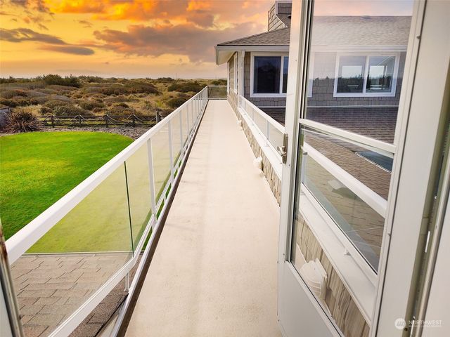 935 S Sand Dune Avenue SW, Ocean Shores, WA 98569