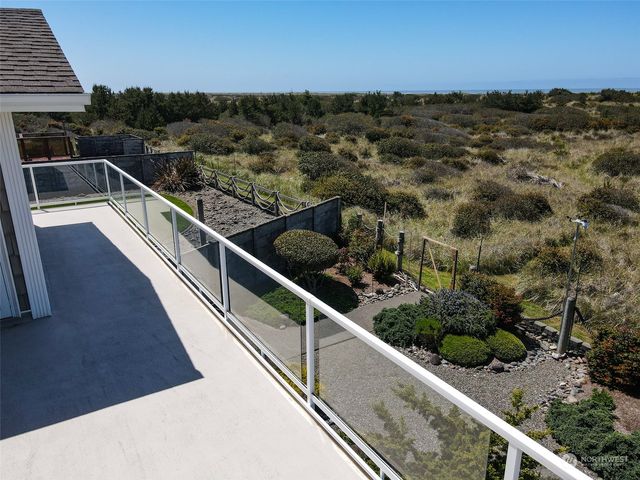 935 S Sand Dune Avenue SW, Ocean Shores, WA 98569