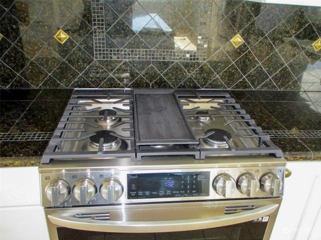 935 S Sand Dune Avenue SW, Ocean Shores, WA 98569