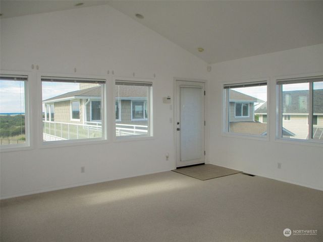 935 S Sand Dune Avenue SW, Ocean Shores, WA 98569