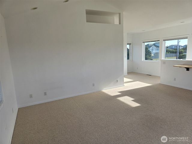 935 S Sand Dune Avenue SW, Ocean Shores, WA 98569