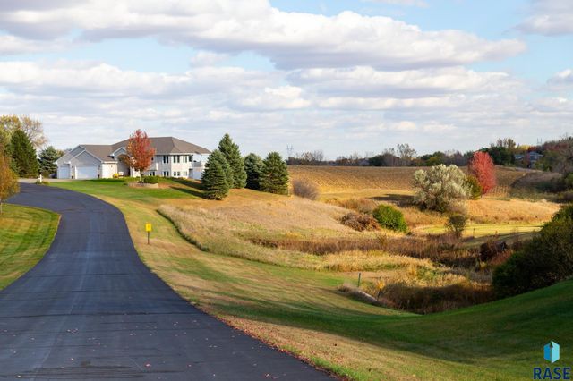 47869 Chateau Ct Court, Harrisburg, SD 57032