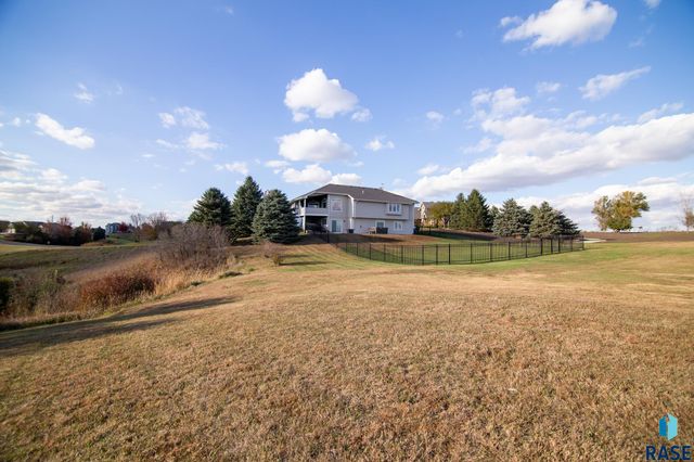 47869 Chateau Ct Court, Harrisburg, SD 57032