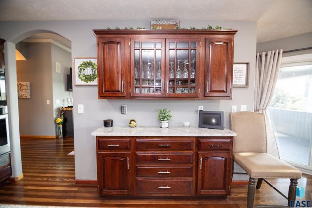 47869 Chateau Ct Court, Harrisburg, SD 57032