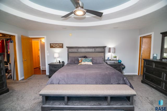 47869 Chateau Ct Court, Harrisburg, SD 57032