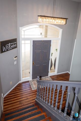 47869 Chateau Ct Court, Harrisburg, SD 57032