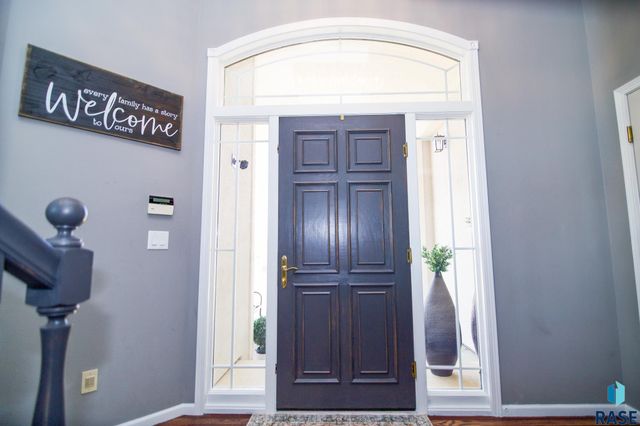 47869 Chateau Ct Court, Harrisburg, SD 57032