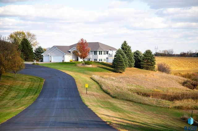 47869 Chateau Ct Court, Harrisburg, SD 57032