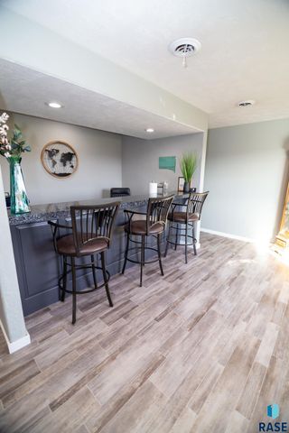 47869 Chateau Ct Court, Harrisburg, SD 57032