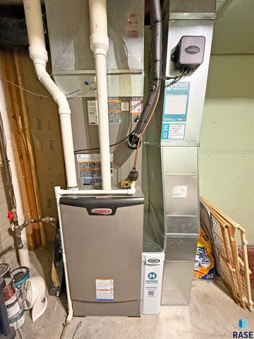 47869 Chateau Ct Court, Harrisburg, SD 57032