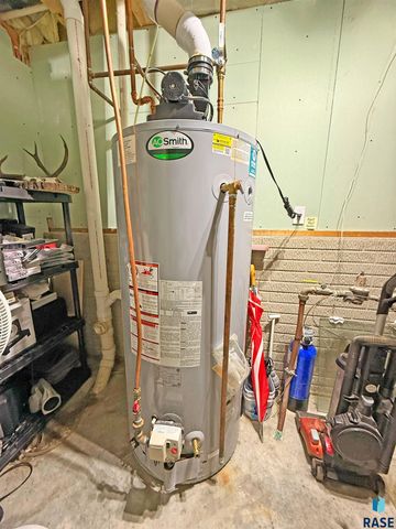 47869 Chateau Ct Court, Harrisburg, SD 57032