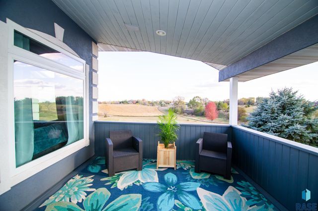 47869 Chateau Ct Court, Harrisburg, SD 57032