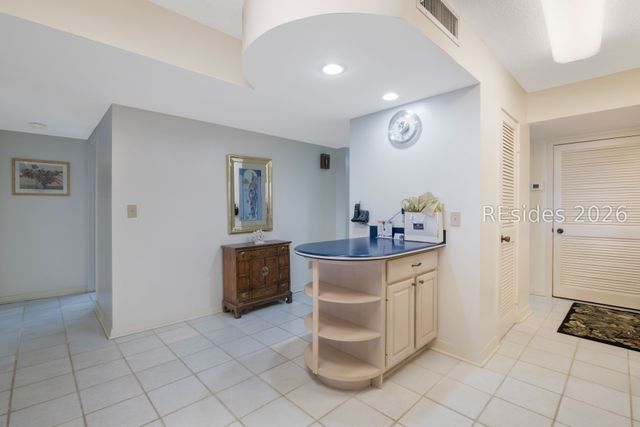 11 S Forest Beach Dr Apt 223, Hilton Head Island, SC 29928