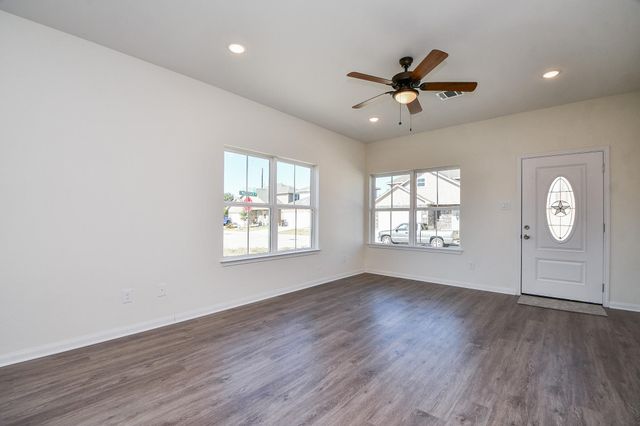 2827 Pine Estate Lane, Houston, TX 77014