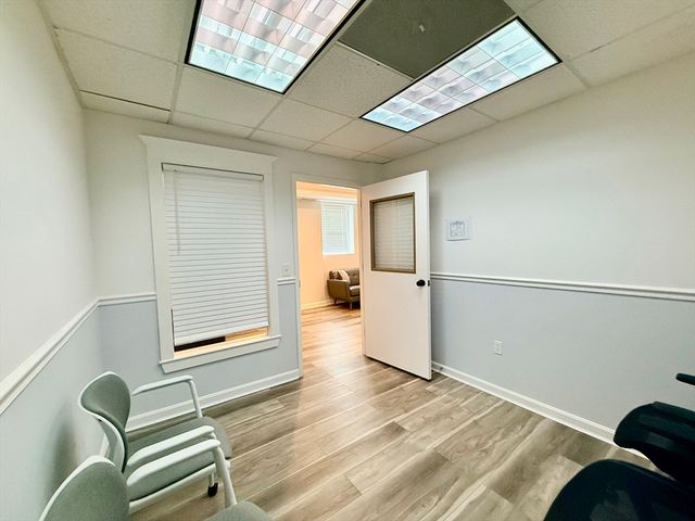9-R Short St, Worcester, MA 01604