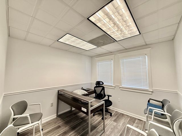 9-R Short St, Worcester, MA 01604