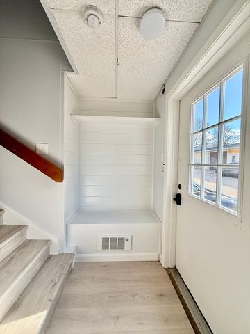 9-R Short St, Worcester, MA 01604