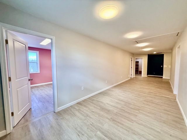 9-R Short St, Worcester, MA 01604