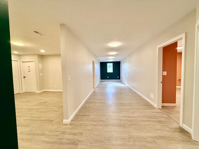 9-R Short St, Worcester, MA 01604