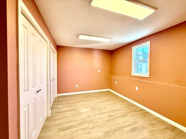 9-R Short St, Worcester, MA 01604