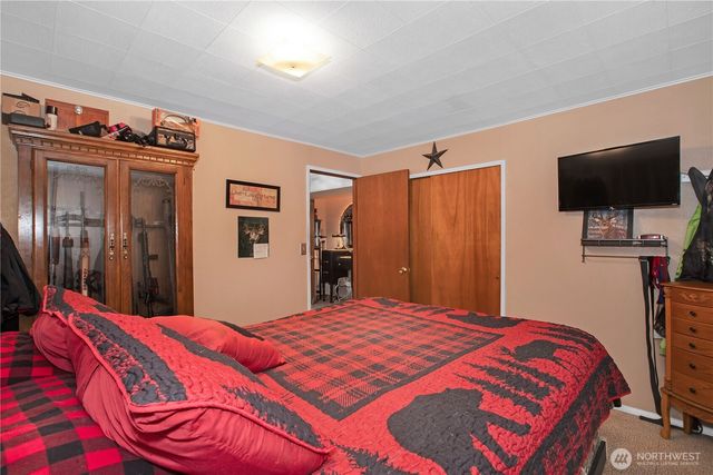 126 Hawthorn Lane, Shelton, WA 98584