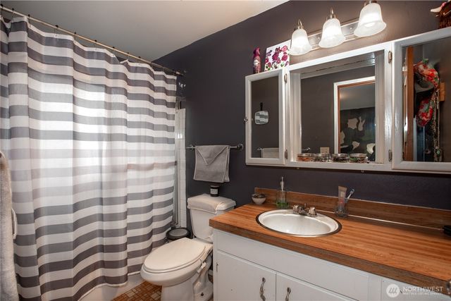 126 Hawthorn Lane, Shelton, WA 98584