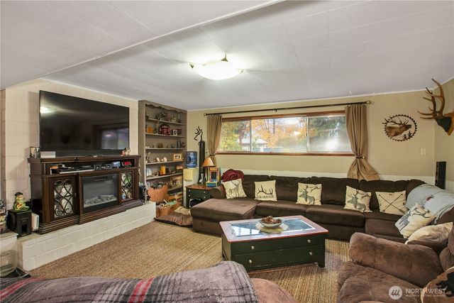 126 Hawthorn Lane, Shelton, WA 98584