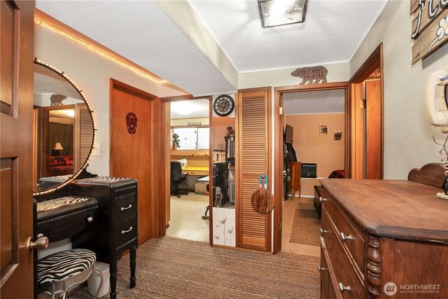 126 Hawthorn Lane, Shelton, WA 98584