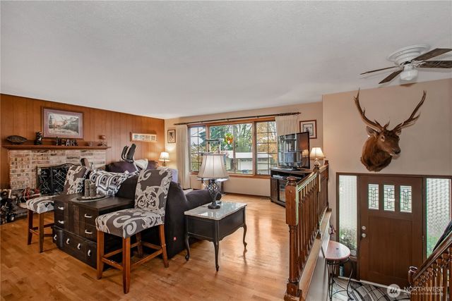 126 Hawthorn Lane, Shelton, WA 98584