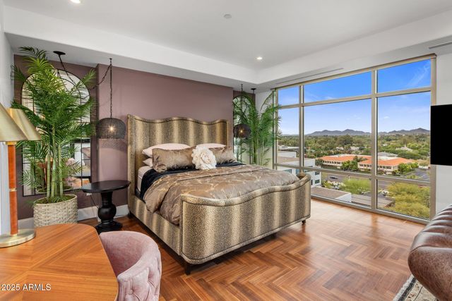 2211 E CAMELBACK Road 902, Phoenix, AZ 85016