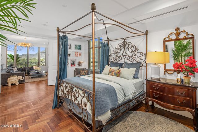 2211 E CAMELBACK Road 902, Phoenix, AZ 85016